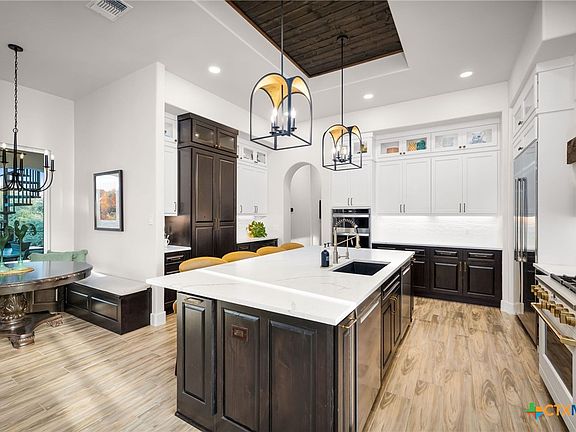 4th image of 1416 Stahlman Way