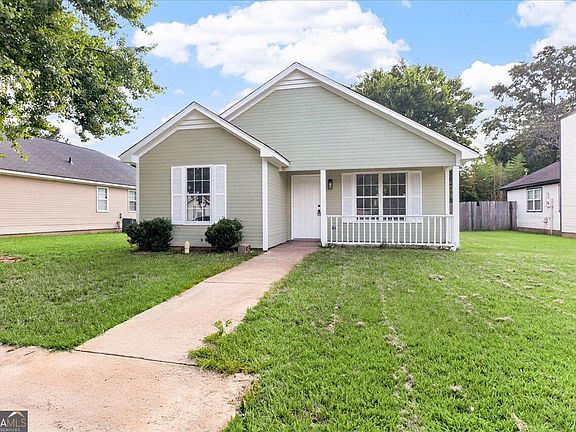 2nd image of 115 Kensington Cir