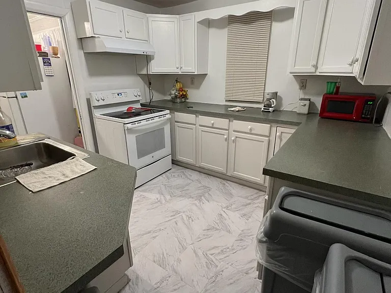 Kitchen entrance