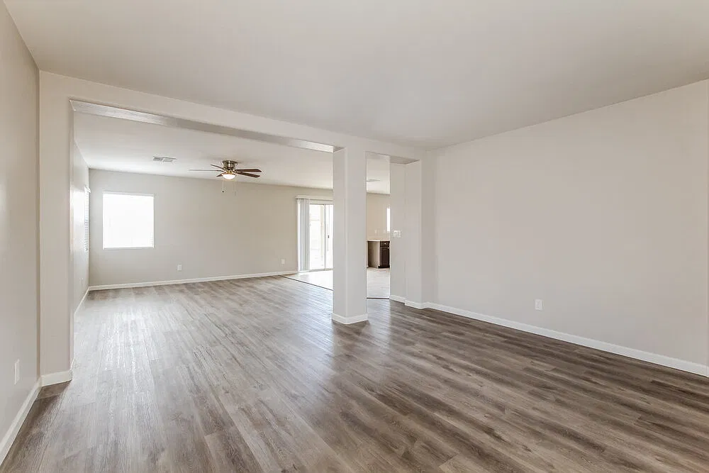 4 bed, 2.5 bath, 2002 sqft, $2,070 — Photo 4