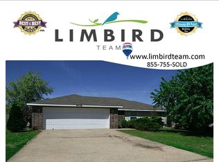 908 SW Apache Ct, Bentonville, AR 72712