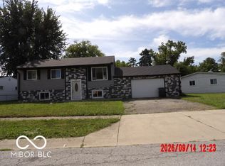 585 Northgate Dr, Greenwood, IN 46143