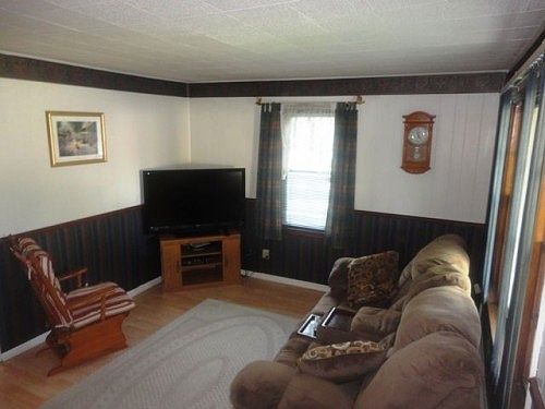 2nd image of 832 S Pine St
