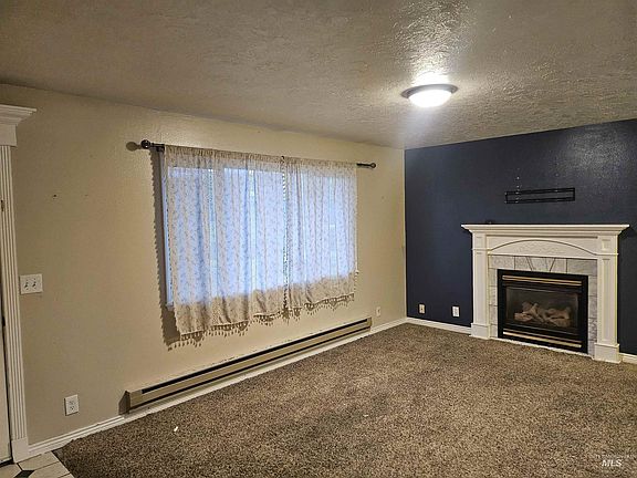 3rd image of 3990 Gregg Cir
