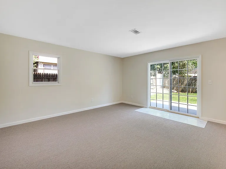 192 Maywood Ave — Photo 8