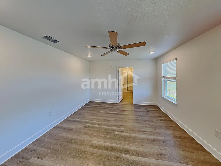 3319 Muscatine Ave — Photo 11