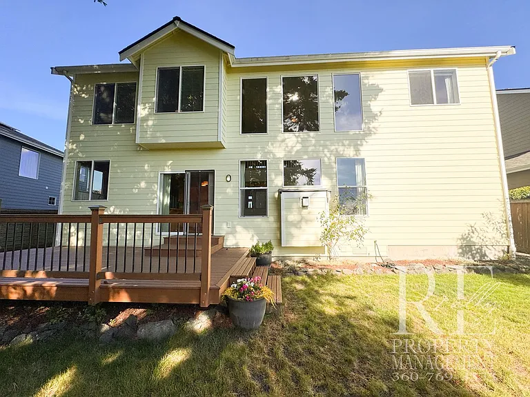 18128 Mount Walker Dr NE — Photo 1