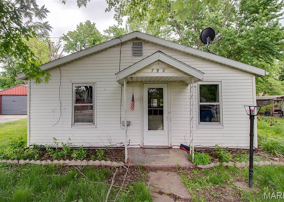 1st image of 790 Olive St