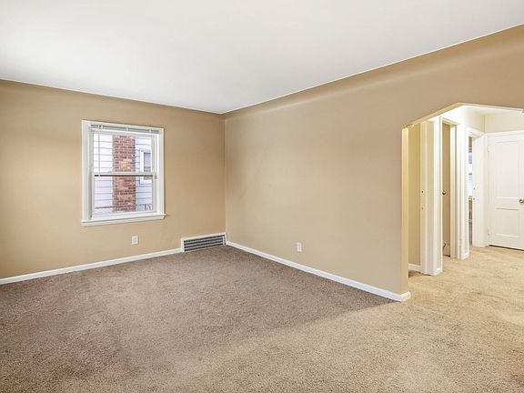 3rd image of 25680 Annapolis St