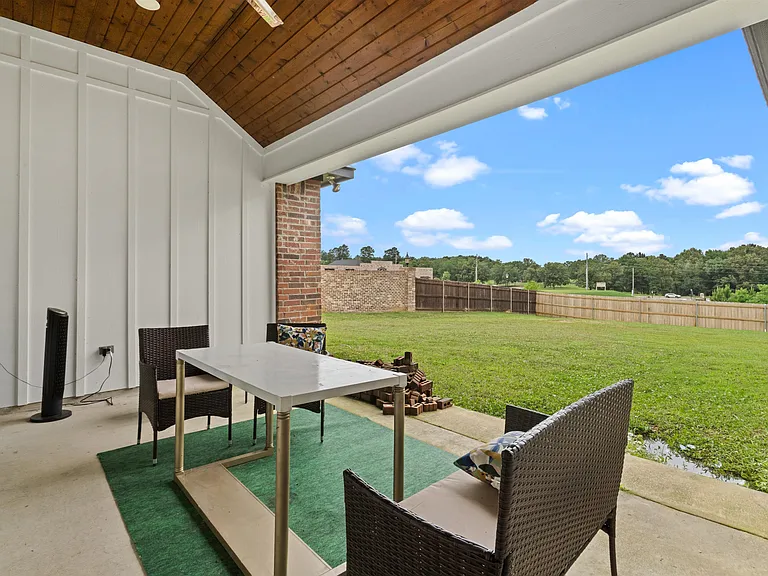 301 Rosedown Ln — Photo 26