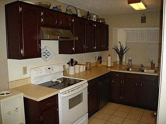 2nd image of 1303 Wyndham Dr
