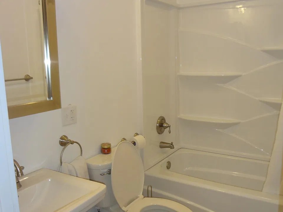 Full Bathroom with bathtub