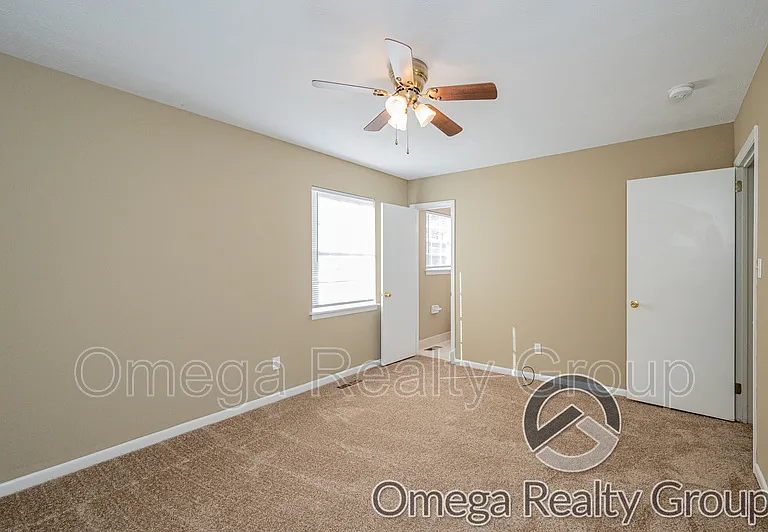 504 Roselle Ln — Photo 20