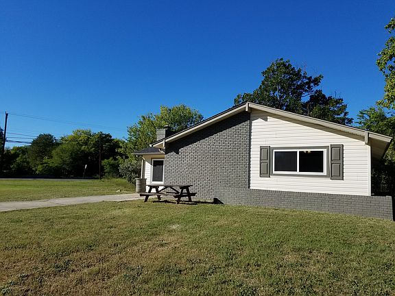 4th image of 3611 Van Dyke Dr