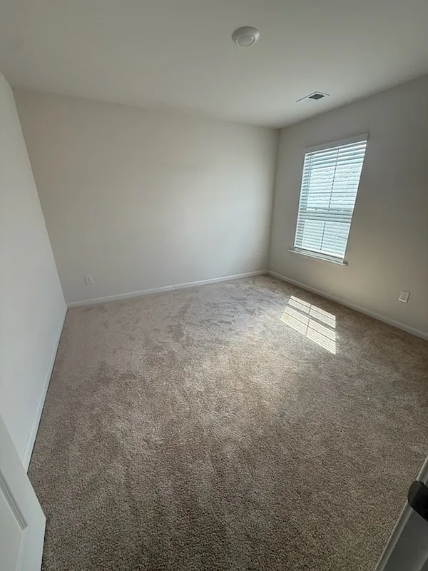 5 bed, 2368 sqft, $2,300 — Photo 1