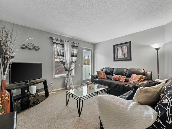 165 N Saddlebrook Point NE, Calgary, AB T3J 0G4