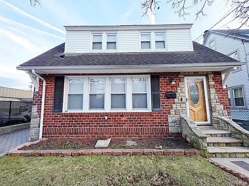 18 Prospect St Photo 1