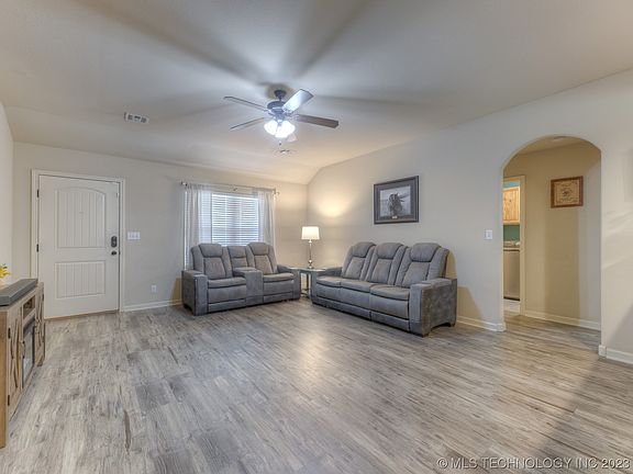 4th image of 20676 E 34th St S