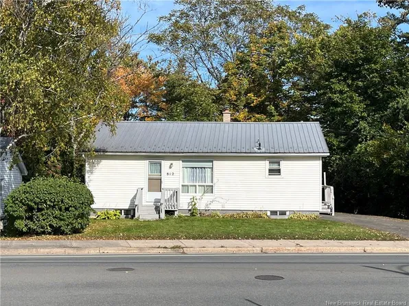 812 Forest Hill Rd, Fredericton, NB E3B 4K8