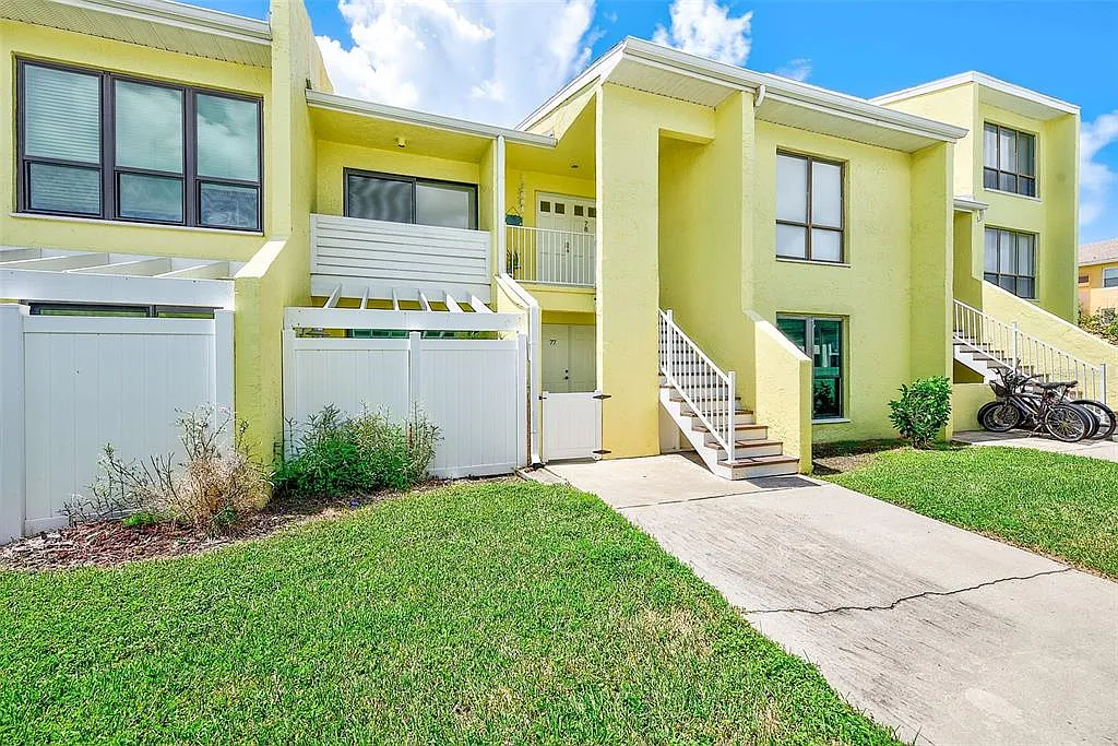 2 bed, 2.0 bath, 1040 sqft, $2,200 — Photo 3