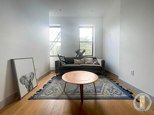 2nd image of 395 Kosciuszko St APT 2A
