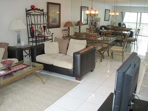 4th image of 2240 N Cypress Bend Dr APT 304