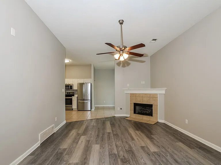 8280 Dexter Ridge Cv E — Photo 3