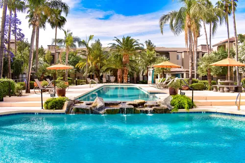 Luxurious Resort-inspired pool - Cortina