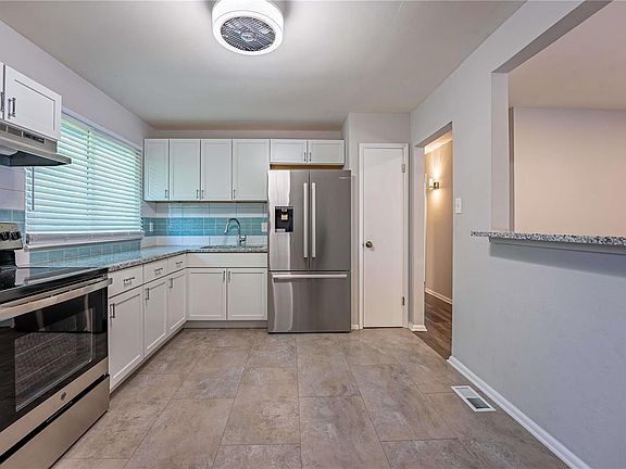 5th image of 3000 Oriental Dr
