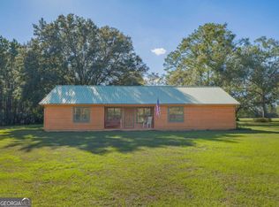 43 Dutch Rd, Hortense, GA 31543