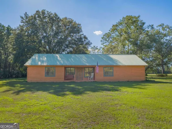 43 Dutch Rd, Hortense, GA 31543
