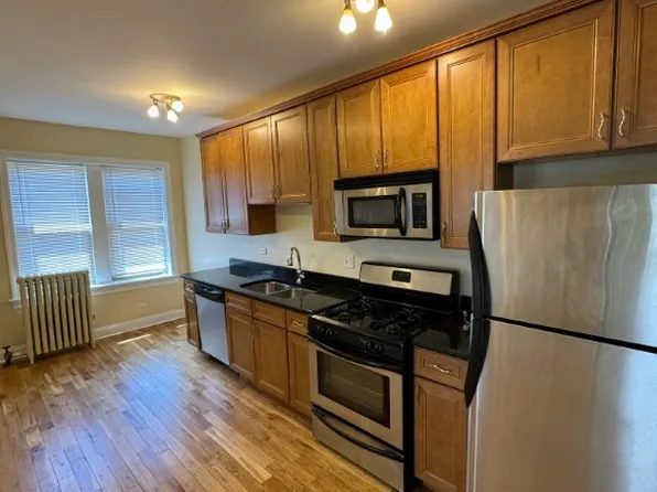 4554 W George St, Chicago, IL 60641