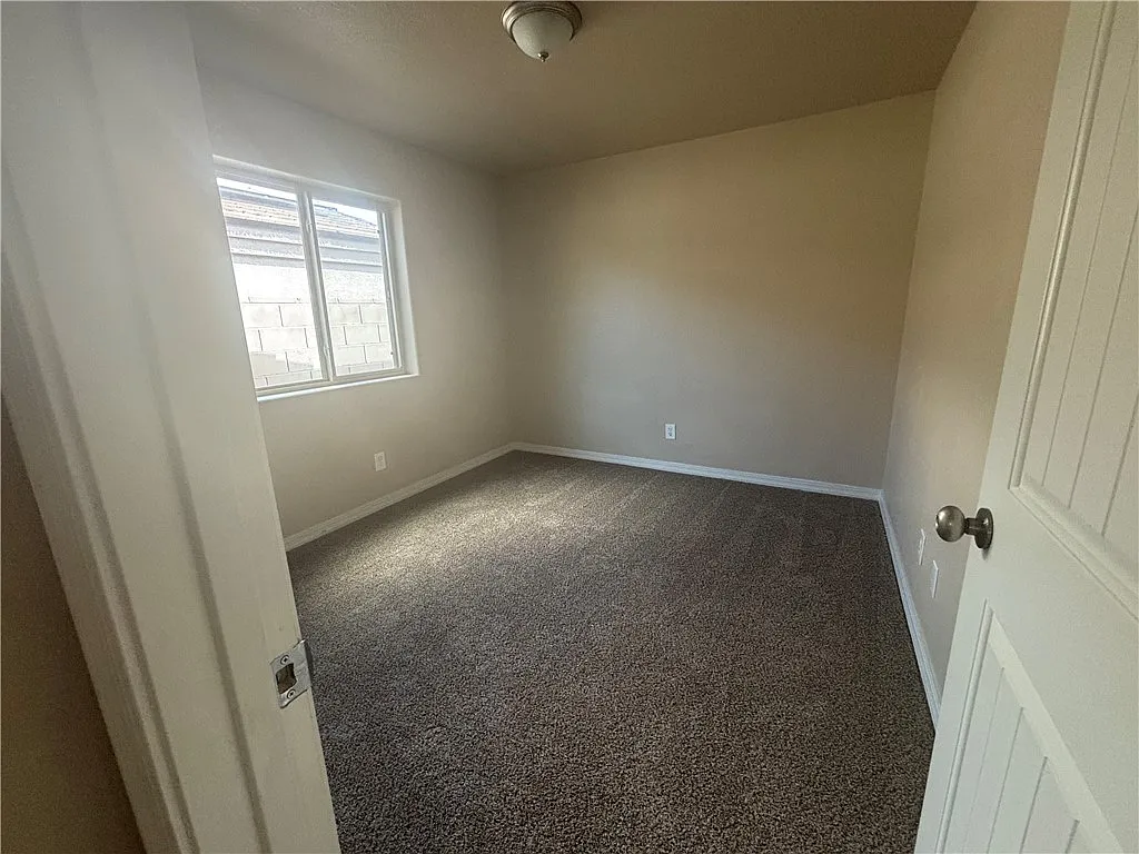 4 bed, 2.0 bath, 1429 sqft, $1,791 — Photo 3