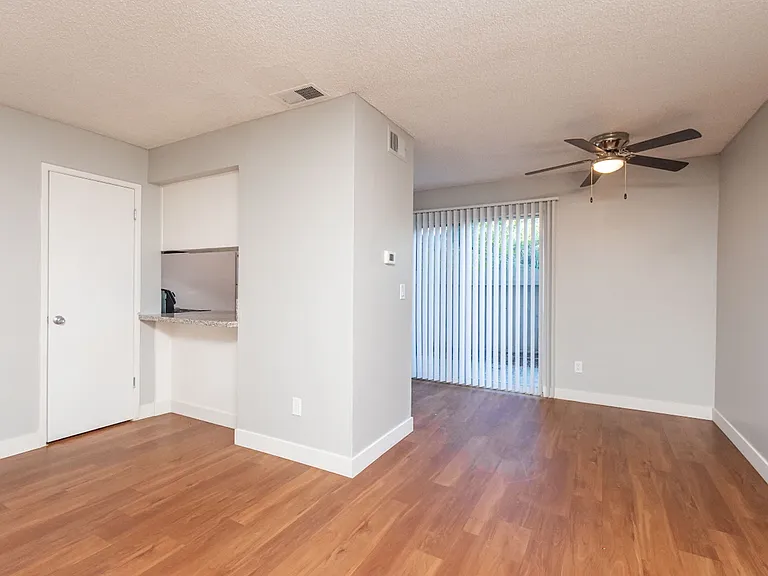 Redwoods at Mather Station Apartments — Photo 91