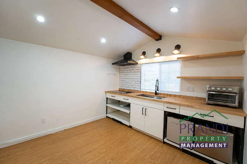 Studio, 1.0 bath, 200 sqft, $1,700 — Photo 4
