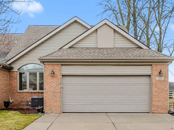 1829 Pebble Creek Dr, Canton, MI 48188
