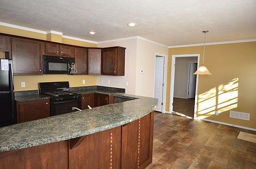 1st image of 2090 Arrowhead Dr