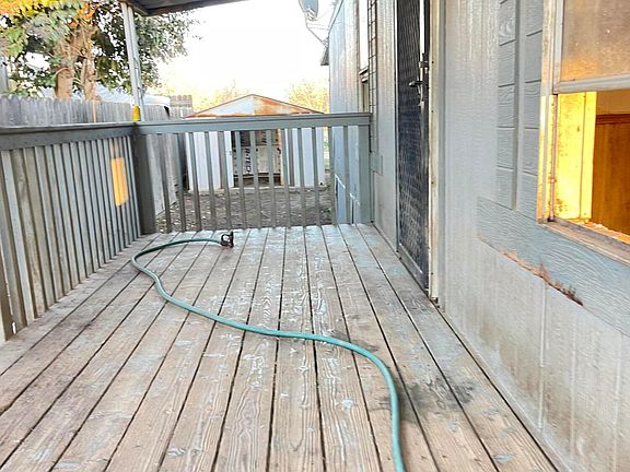 2nd image of 660 S Avery Avenue