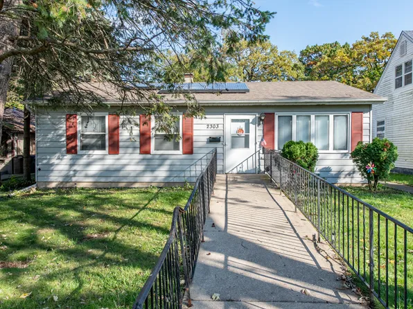 2303 Elizabeth Ave, Zion, IL 60099