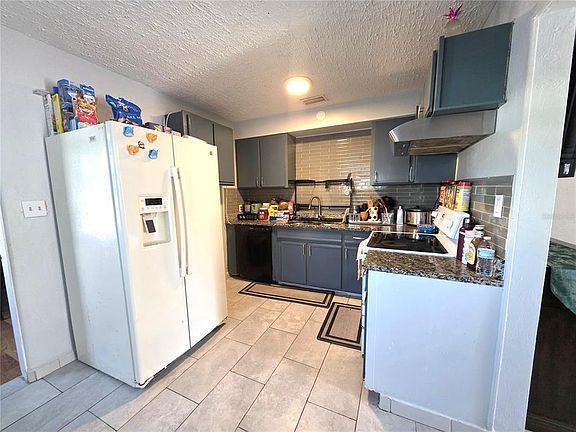 3rd image of 2137 4th St E