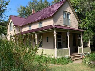 303 N 3rd St, Lindsborg, KS 67456