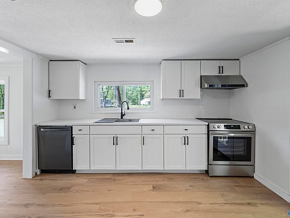 5th image of 408 Manley Rd