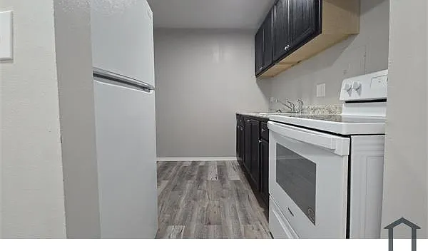 Studio, 600 sqft, $995 — Photo 2