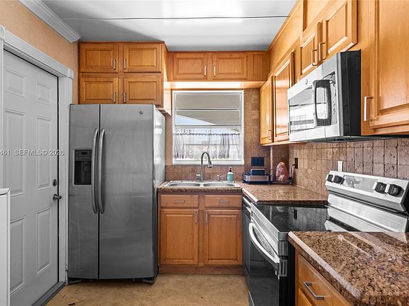 5th image of 541 Blue Heron Dr APT 308