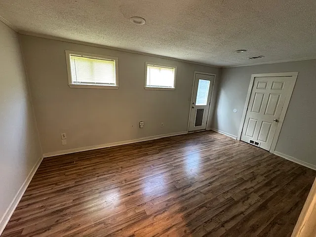 4 bed, 1208 sqft, $1,600 — Photo 3