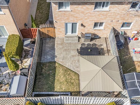 9 Giovanni Way, Vaughan, ON L4H 1R7