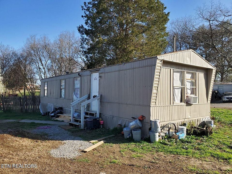 1st image of 943 Turner St