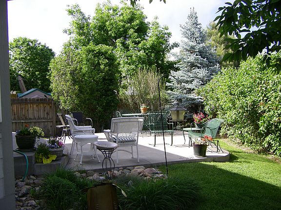 Expanded patio garden