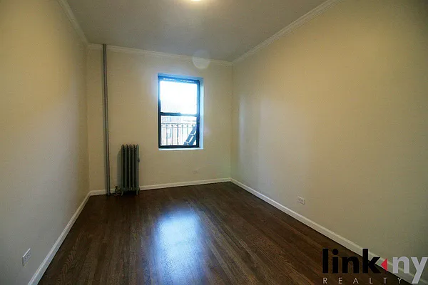 Rented by Link NY Realty | media 30