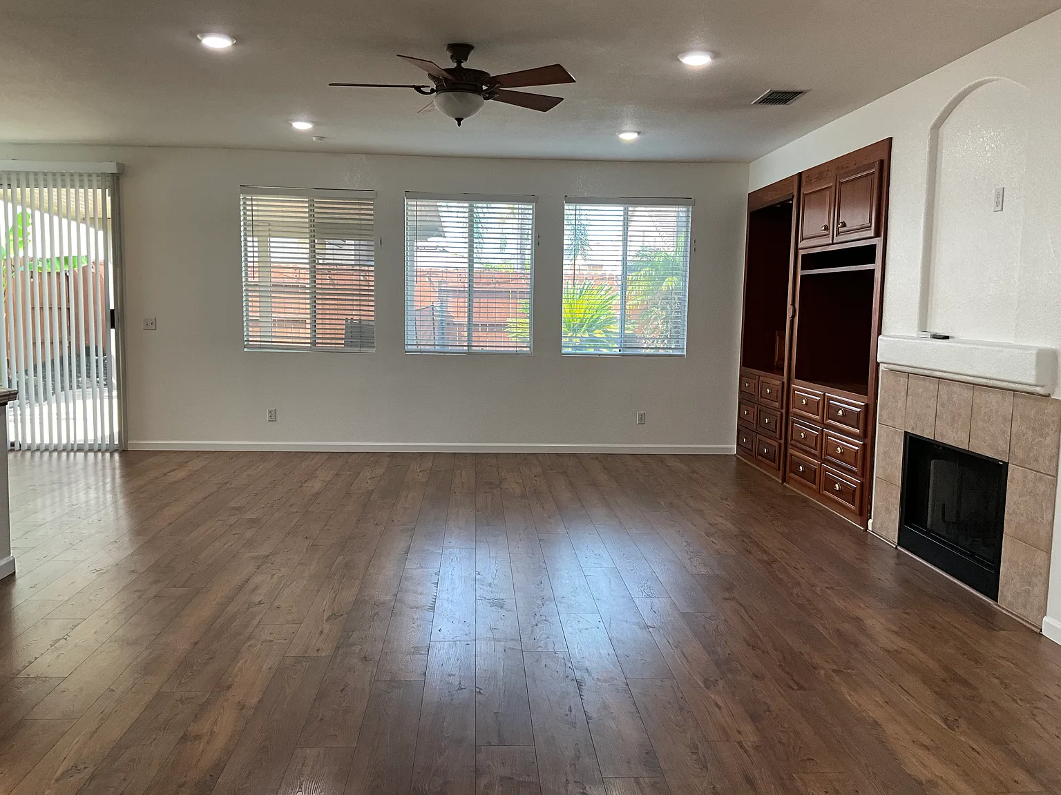 3 bed, 1675 sqft, $2,800 — Photo 3